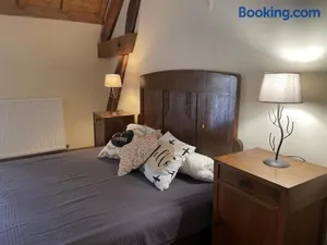 Image of Maison de Campagne avec Jardin Clos, Wi-Fi, Animaux Acceptés et Proche Station Thermale Néris les Bains - FR-1-489-272