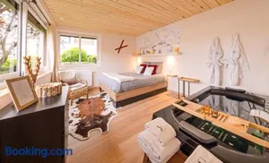 Image of Suite Chalet K - Hyper Centre- Gare