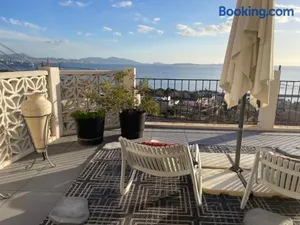 Image of Superbe terrasse avec vue panoramique sur la mer