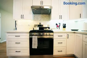 Image of Spacious San Jose Lux 3BR: Prime Location