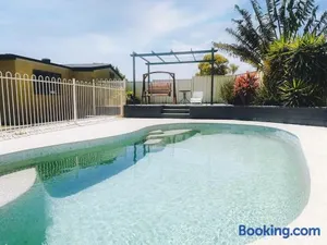 Image of Sunny Shores Retreat Spacious & Relaxing Escape