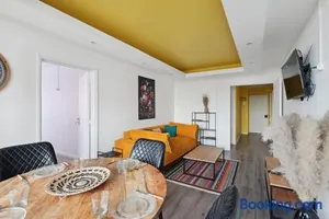 Image of Chic and spacious apart with parking