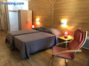 Image of Charmant studio 2* avec balcon et parking à Brides-les-Bains, proche thermes et centre village. - FR-1-512-6