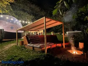 Image of La bulle bien belge avec jacuzzi