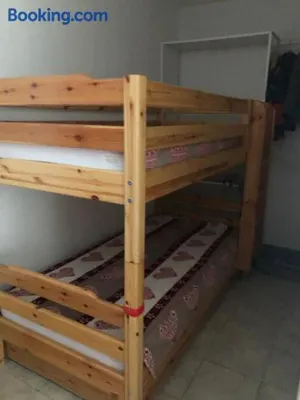 Image of Studio 102 Les Sandia