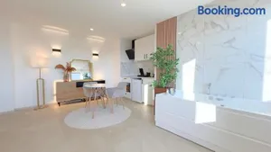 Image of PS5, Cinéma & Jacuzzi - Skyline Luxe