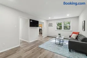 Image of Pine Brook 118 I Modern Corporate 2bd I Parking