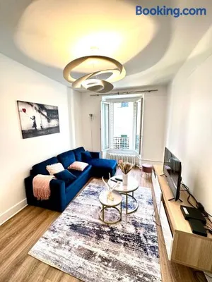 Image of Elegant Paris Pantin apartment - line 7