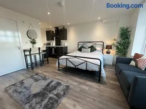 Image of Abbotsbury 1 bed studio opposite UWE free parking