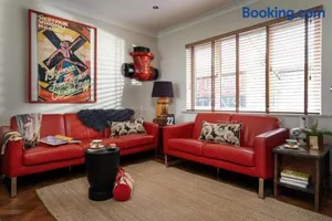Image of Quay House Luxury Living for 10 & Private Parking