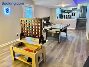 Image of Vintage Queen Suite - 7 mins From ATL Airport