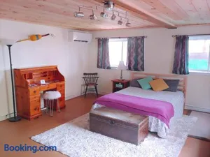 Image of Guest Space on the Portland Peninsula
