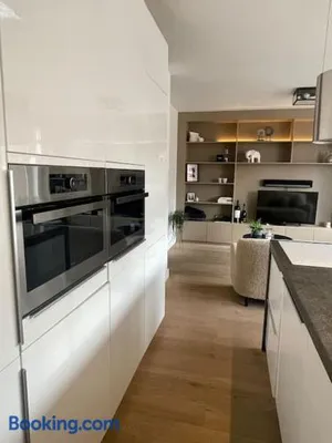 Image of Stylish apartment @ city centre