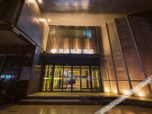 Image of Wanhe Zhizhen Hotel (Shanghai Sun Moonlight Dapuqiao Subway Station)