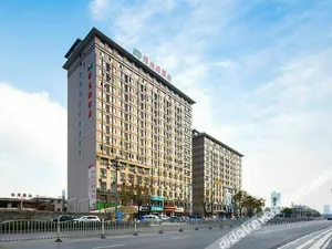 Image of Vienna Hotel Shaanxi Weinan Shengli Street Railway Station