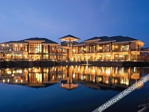 Image of Grand Metropark Villa Resort Sanya Yalong Bay - Beach shuttle and Singer performance