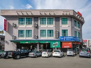 Image of Oyo 89493 Q Hotel