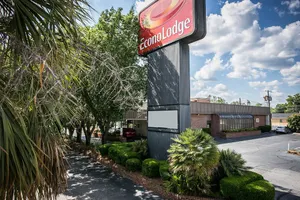 Image of OYO Hotel Sumter SC Downtown