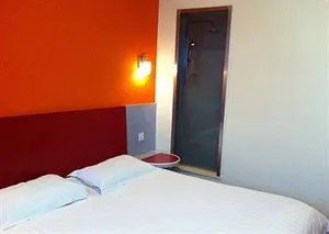 Image of Home Inn Neo Shanghai Waigaoqiao Free Trade Zone North Metro Station