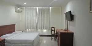 Image of The Upper Deck Hotel