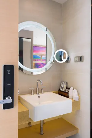 Image of Lavande Hotel Guangzhou Shiqiao Metro Station Yifa Walking Street
