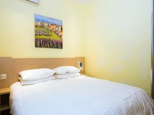 Image of Hanting Hotel Hangzhou West Lake Lakeside Wushan Square