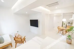 Image of White Linen House