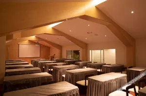 Image of Jianguo Hidden Hotel Kunming Dianchi Lake Haigeng Park
