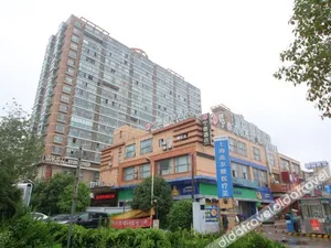 Image of Yuexiang Hotel (Shanghai Fengzhuang Metro Station)