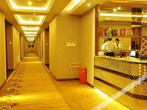Image of Hawaii Hotel (Leshan Jiaxing Road Food Street)