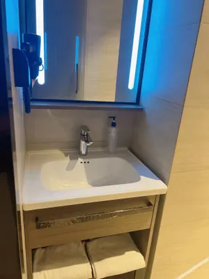 Image of Home Inn Shanghai Xizang South Road Metro Station