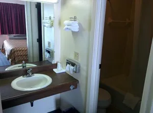 Image of Economy Inn Toledo-Perrysburg