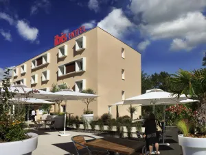 Image of ibis Loriol Le Pouzin