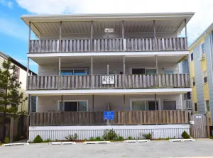 Image of Dune Mist Iv 1s 3 Bedroom Apts by RedAwning