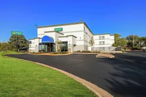 Image of Quality Inn Merriam Kansas City