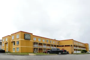 Image of Copley Inn & Suites By OYO Akron OH