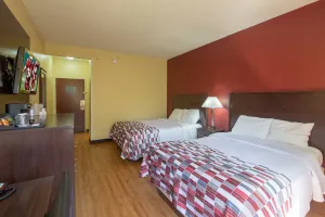 Image of Red Roof Inn & Suites Indianapolis Airport