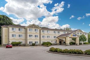 Image of Comfort Inn & Suites East Moline near I-80