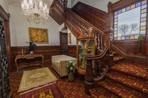 Image of Pinc Lady Mansion