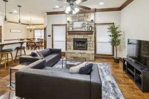 Image of Gorgeous 4br Dakota Springs Home 3 Bedroom Home
