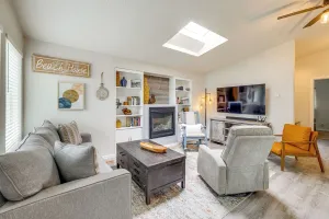 Image of Walk to Seaside Beach Vacation Rental Cottage!