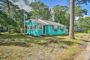 Image of Buttermilk Cottage in Cape Cod Steps to Beach