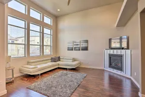 Image of Sleek & Modern Townhome ~ 11 Mi to Dtwn Boise