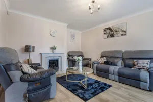 Image of Impeccable 3-Bed House in Basildon
