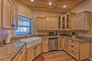 Image of Spacious Pinetop Country Club Cabin with Deck!