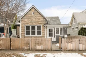 Image of Charming 2 Bedroom with in Home Gym