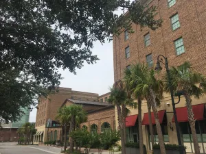 Image of Embassy Suites Savannah Historic District