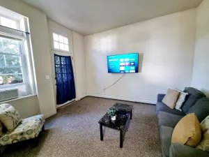 Image of Lovely Spacious 1Br apt With Patio