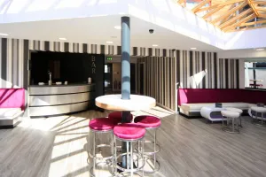 Image of Damon’s Hotel