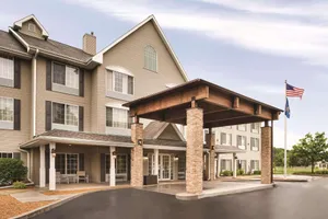 Image of Country Inn & Suites by Radisson, West Bend, WI